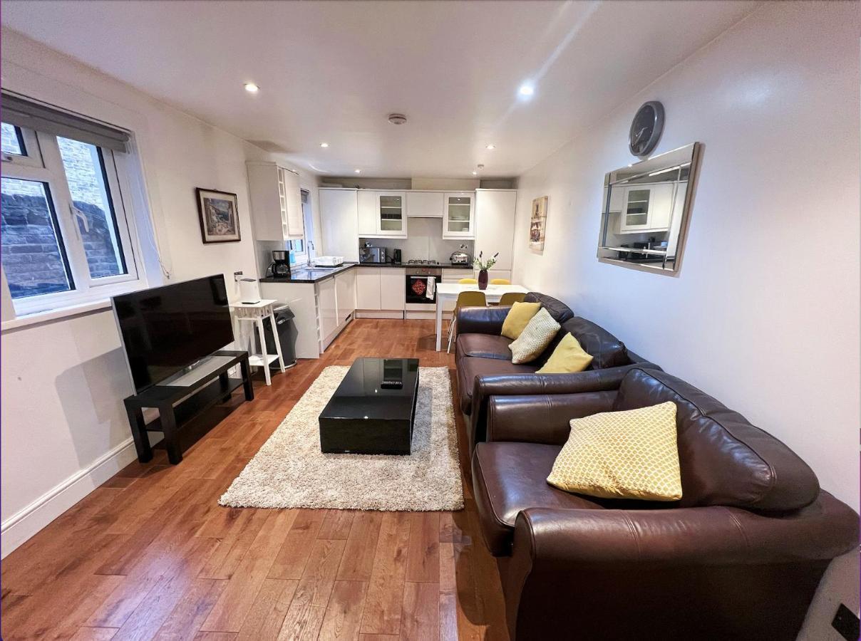 Lovely 2 Bedroom Garden Flat In London Eksteriør billede