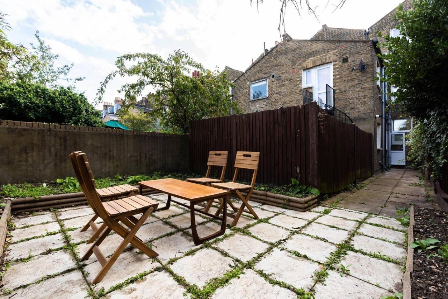 Lovely 2 Bedroom Garden Flat In London Eksteriør billede