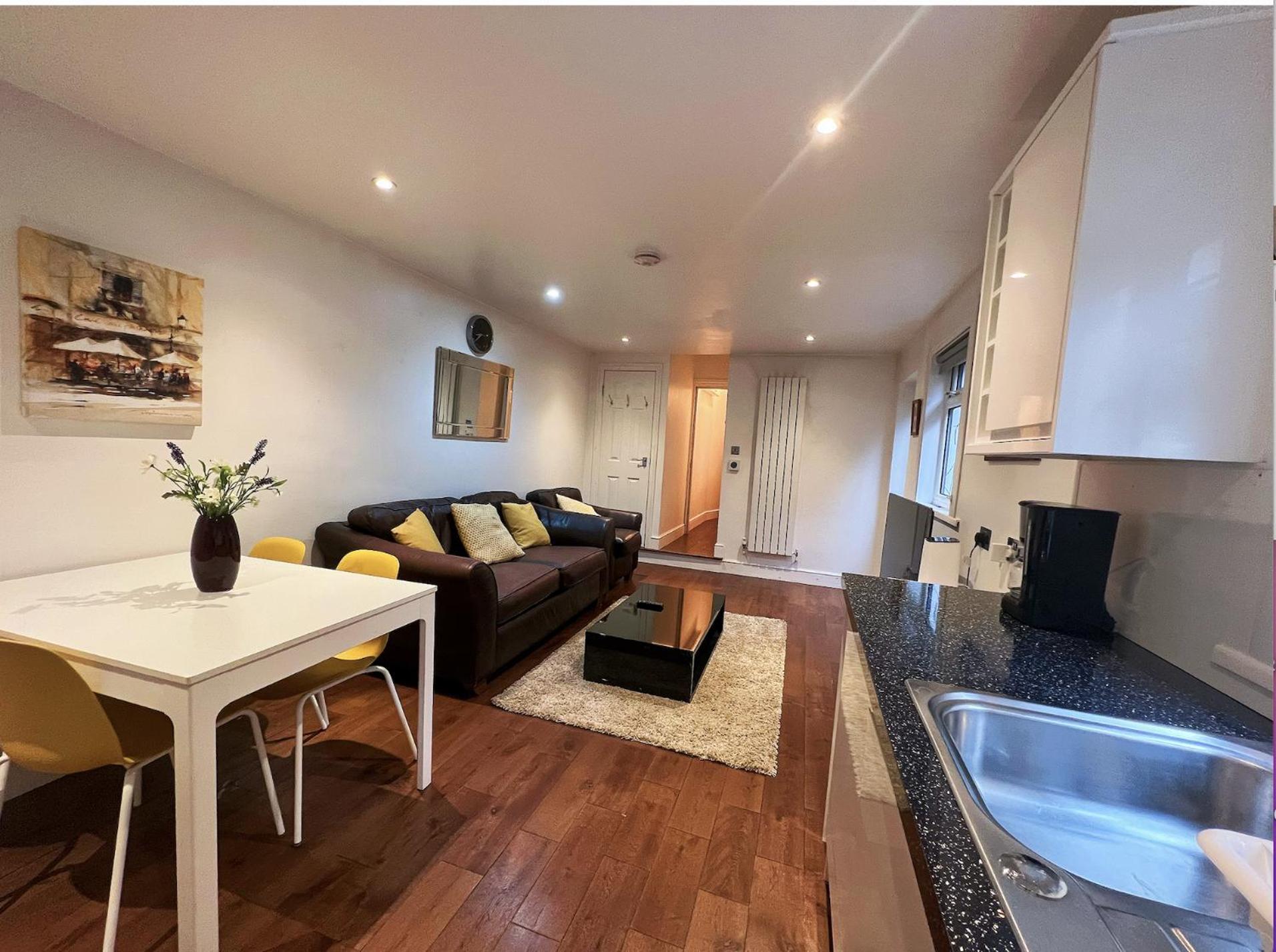 Lovely 2 Bedroom Garden Flat In London Eksteriør billede