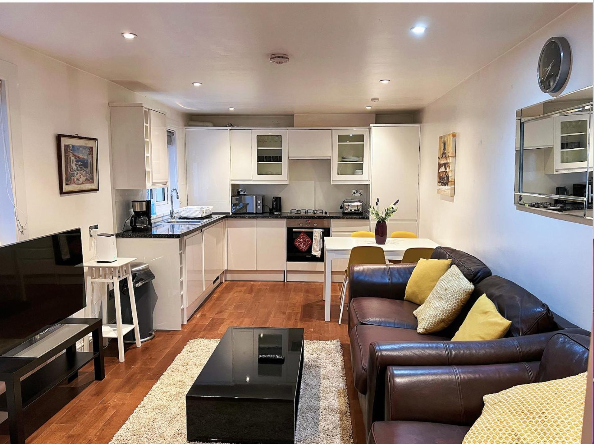 Lovely 2 Bedroom Garden Flat In London Eksteriør billede